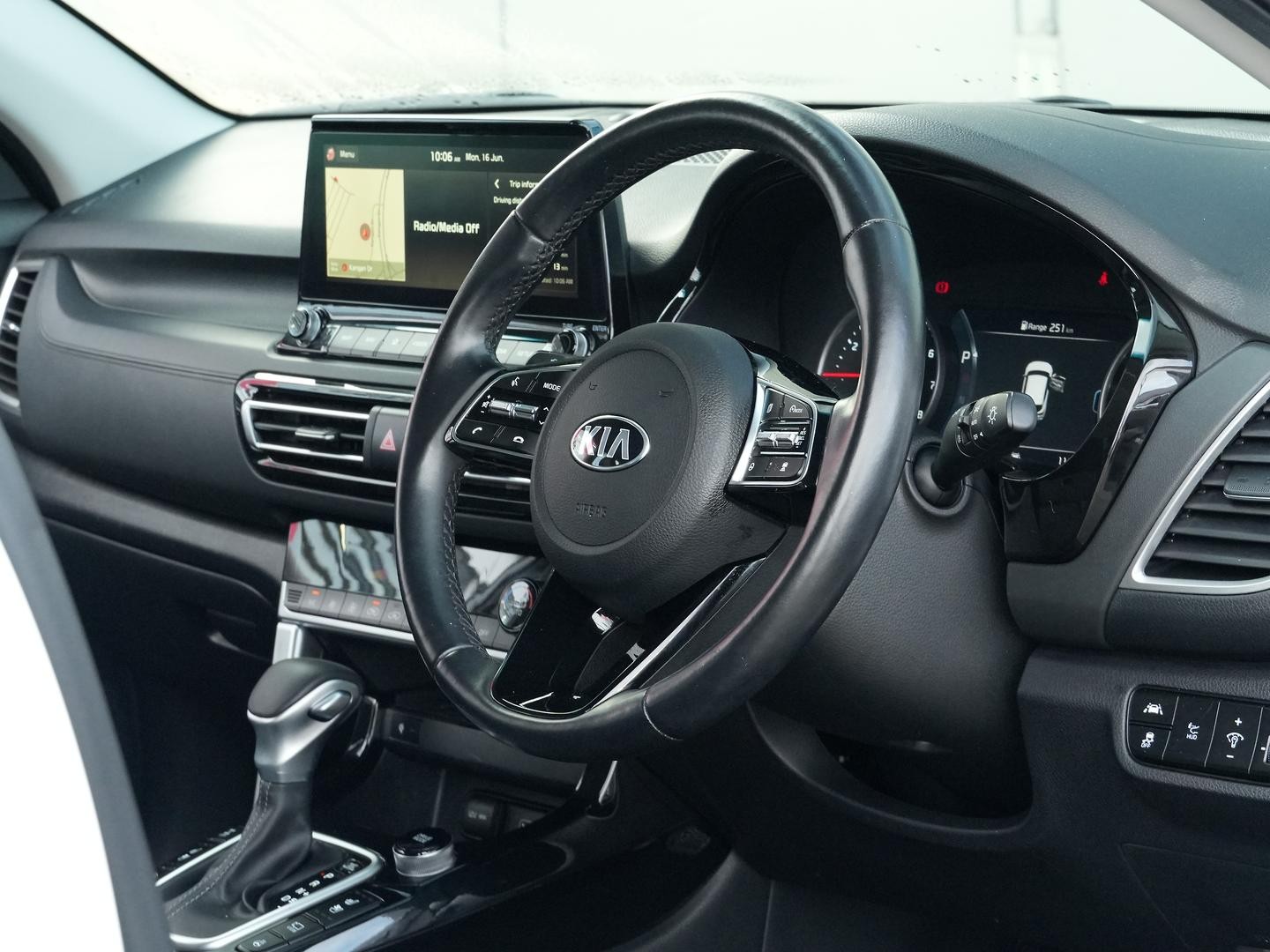 Kia Seltos image 2