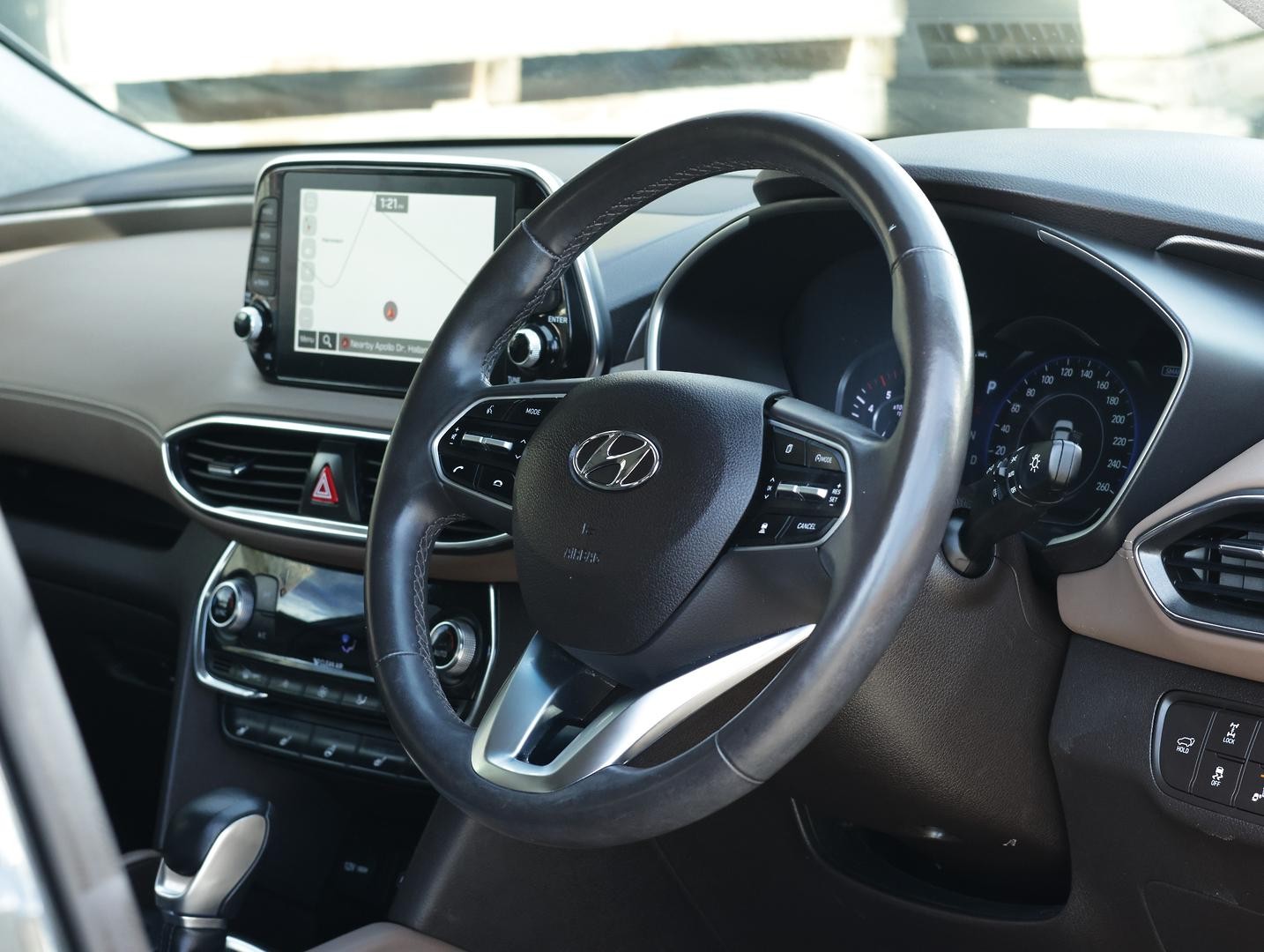Hyundai Santa Fe image 2