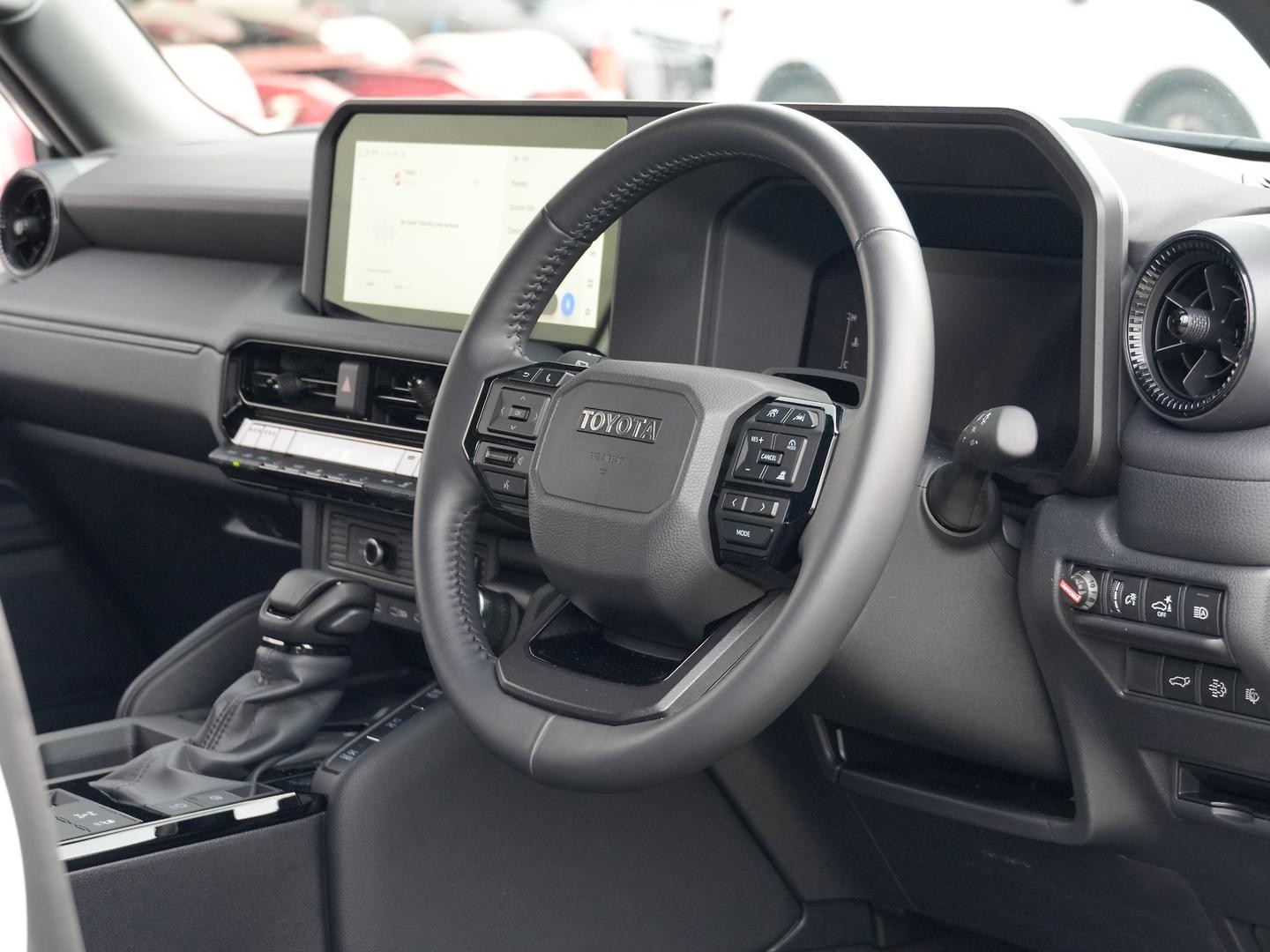 Toyota Landcruiser Prado image 2