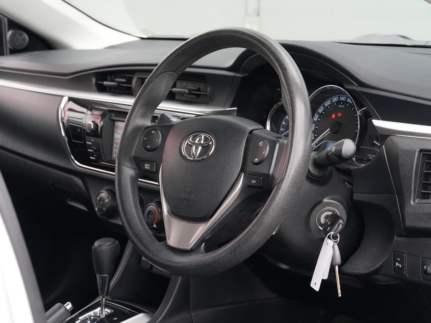 Toyota Corolla image 2