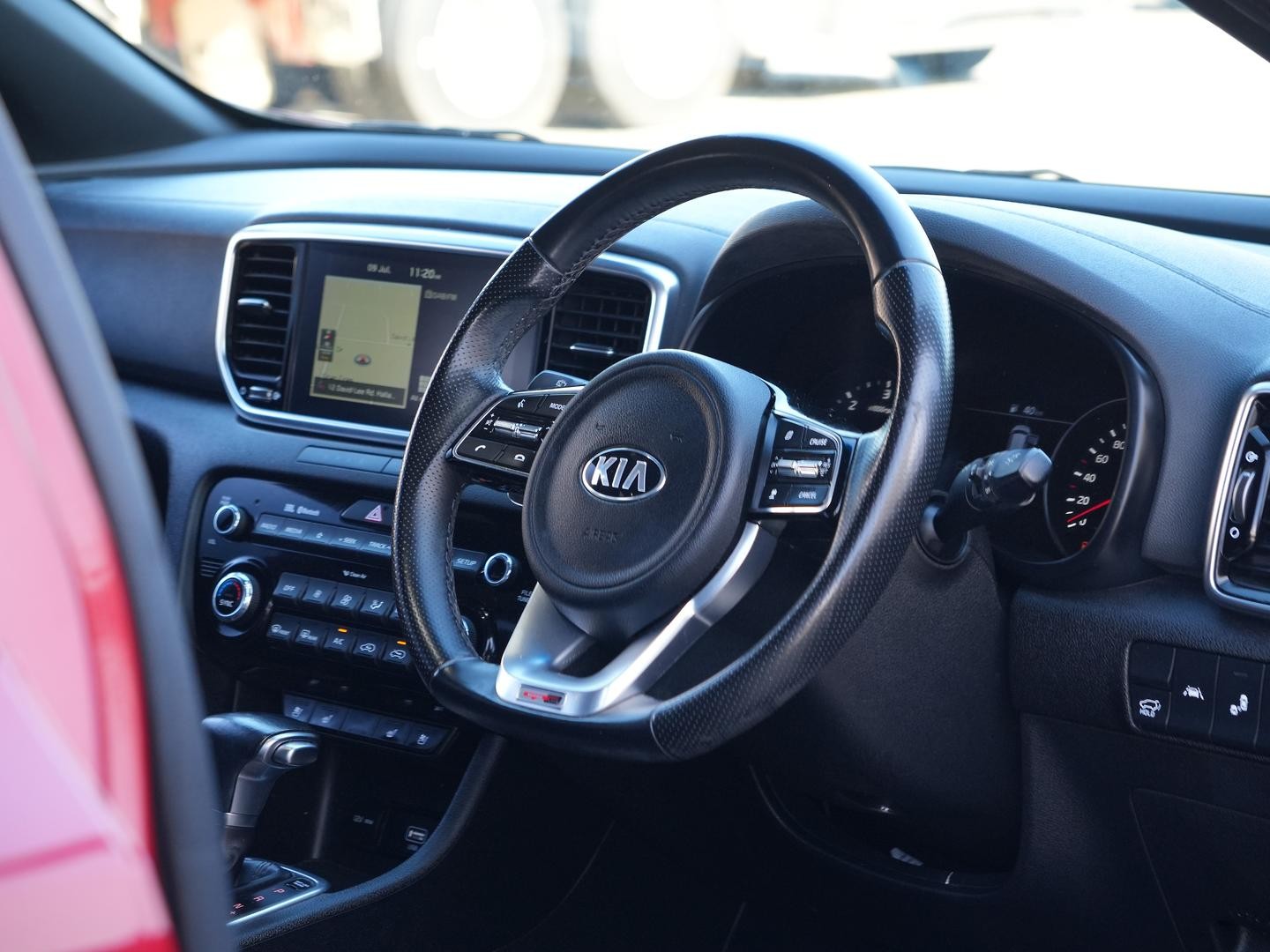 Kia Sportage image 2