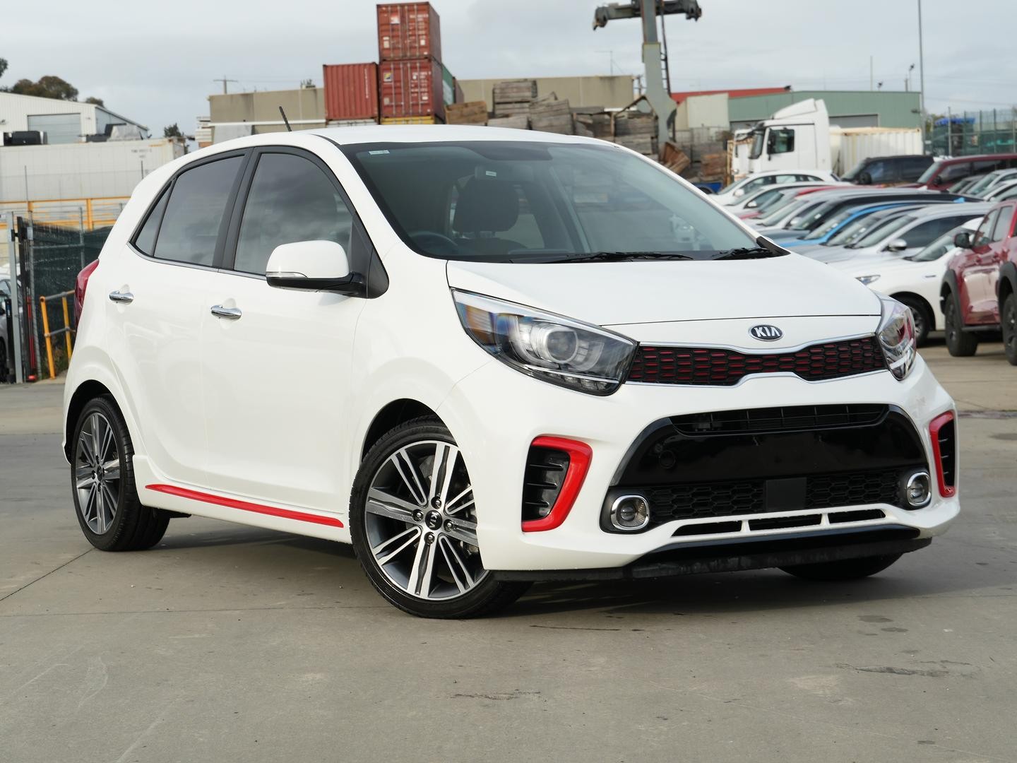 Kia Picanto image 1