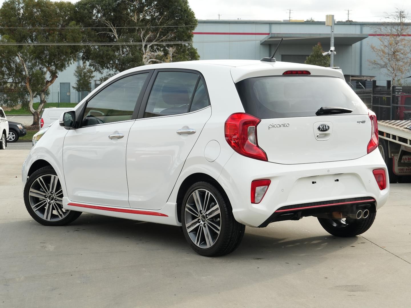 Kia Picanto image 3
