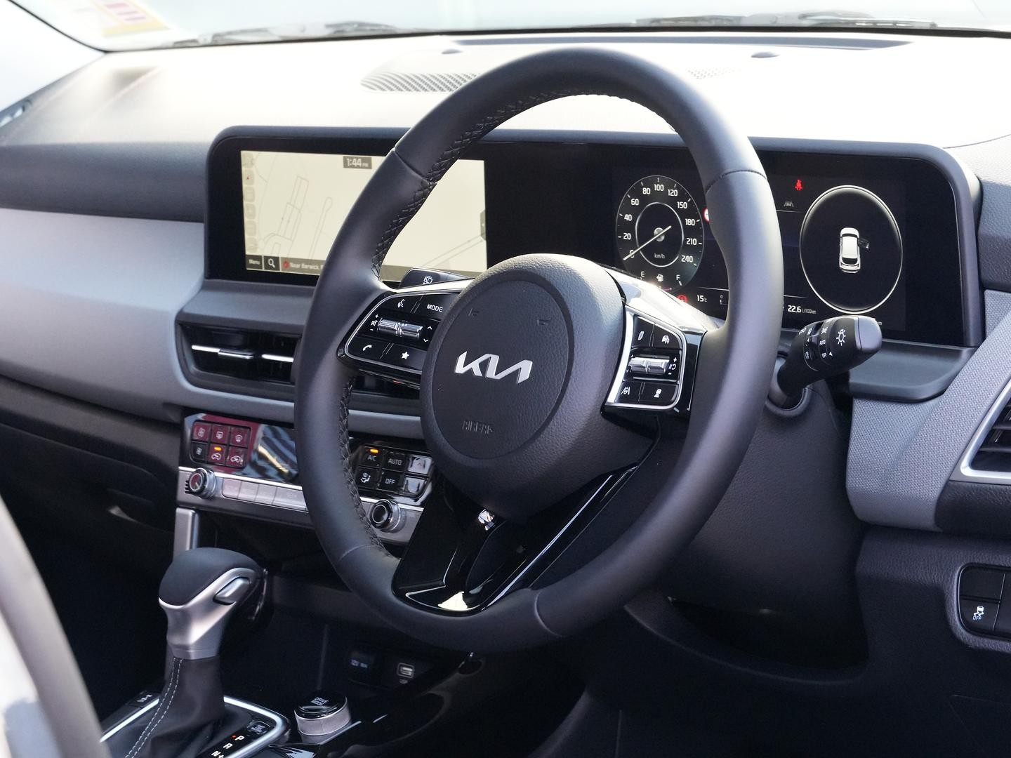Kia Seltos image 2