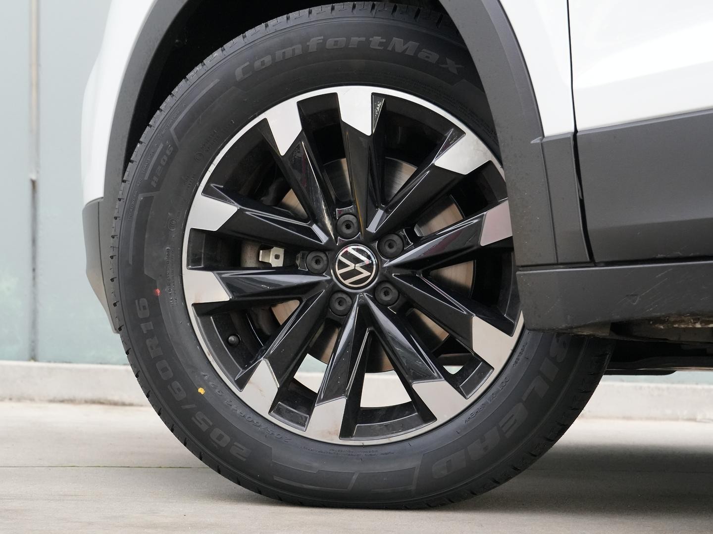 Volkswagen T-cross image 4