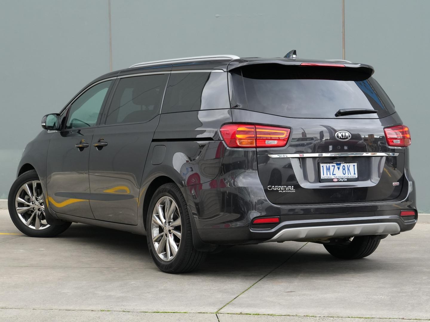 Kia Carnival image 3