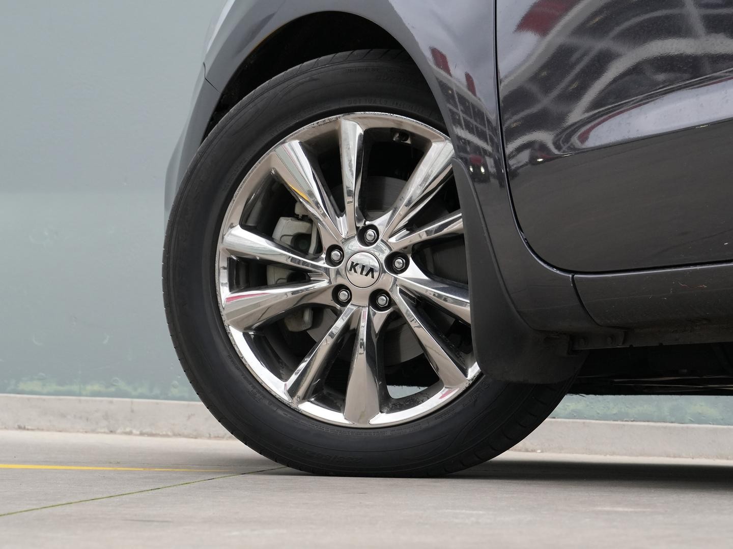 Kia Carnival image 4