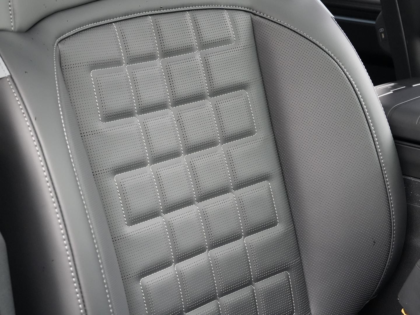 Kia Tasman image 2