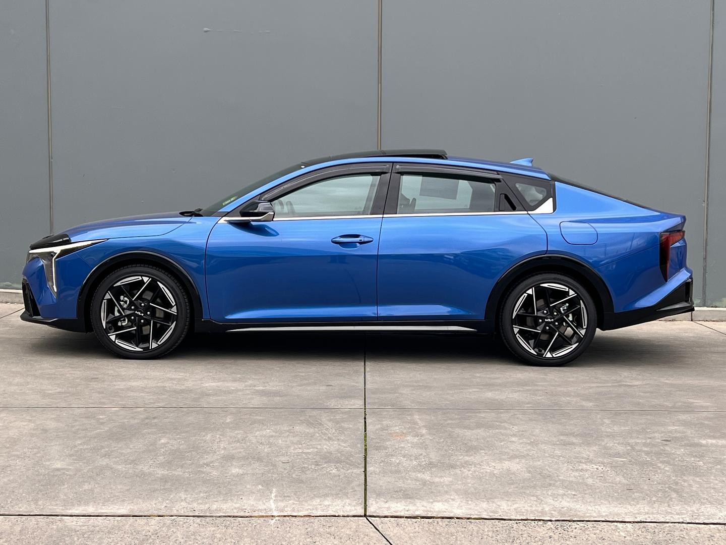 Kia K4 image 3