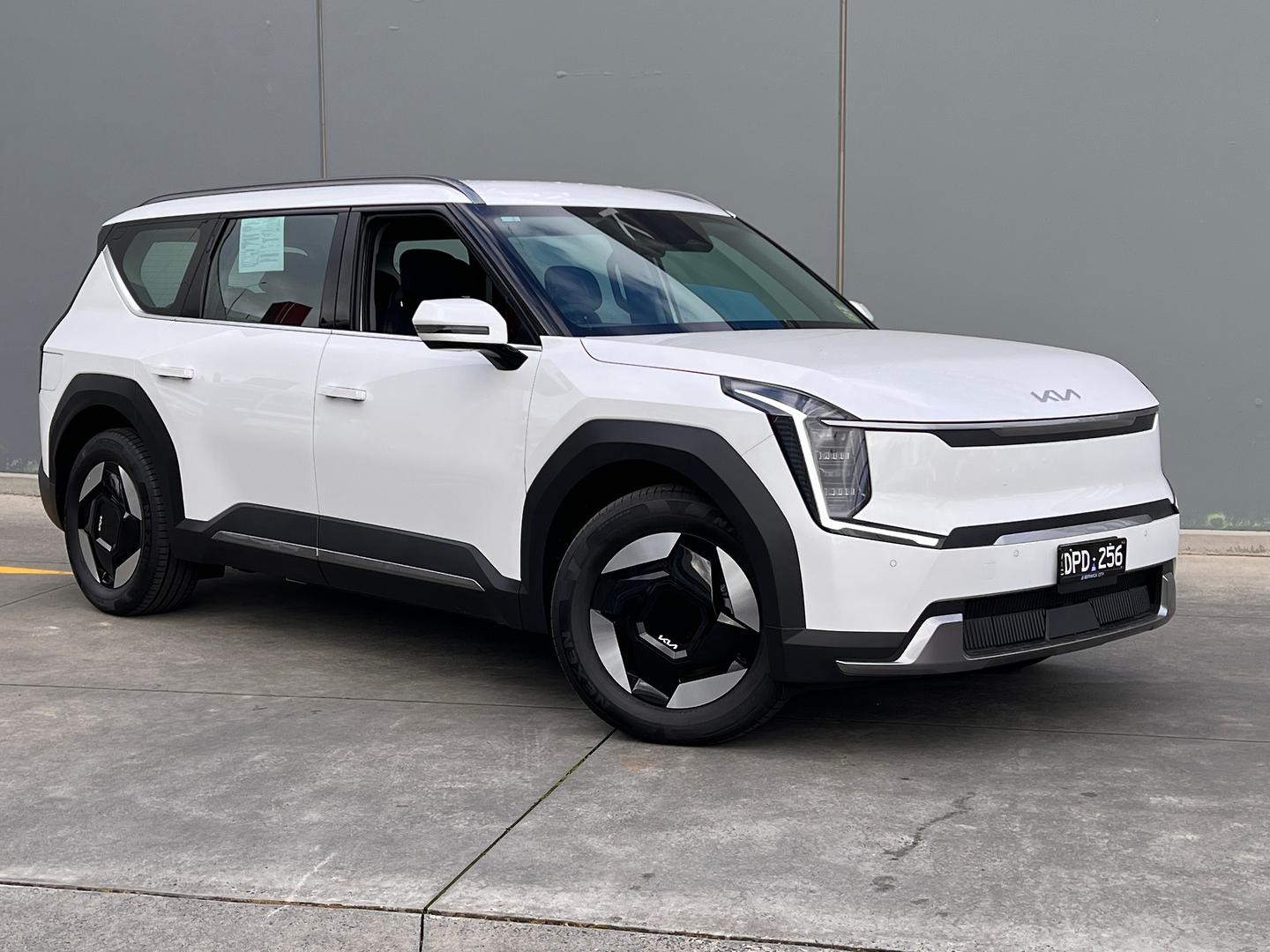 Kia Ev9 image 1