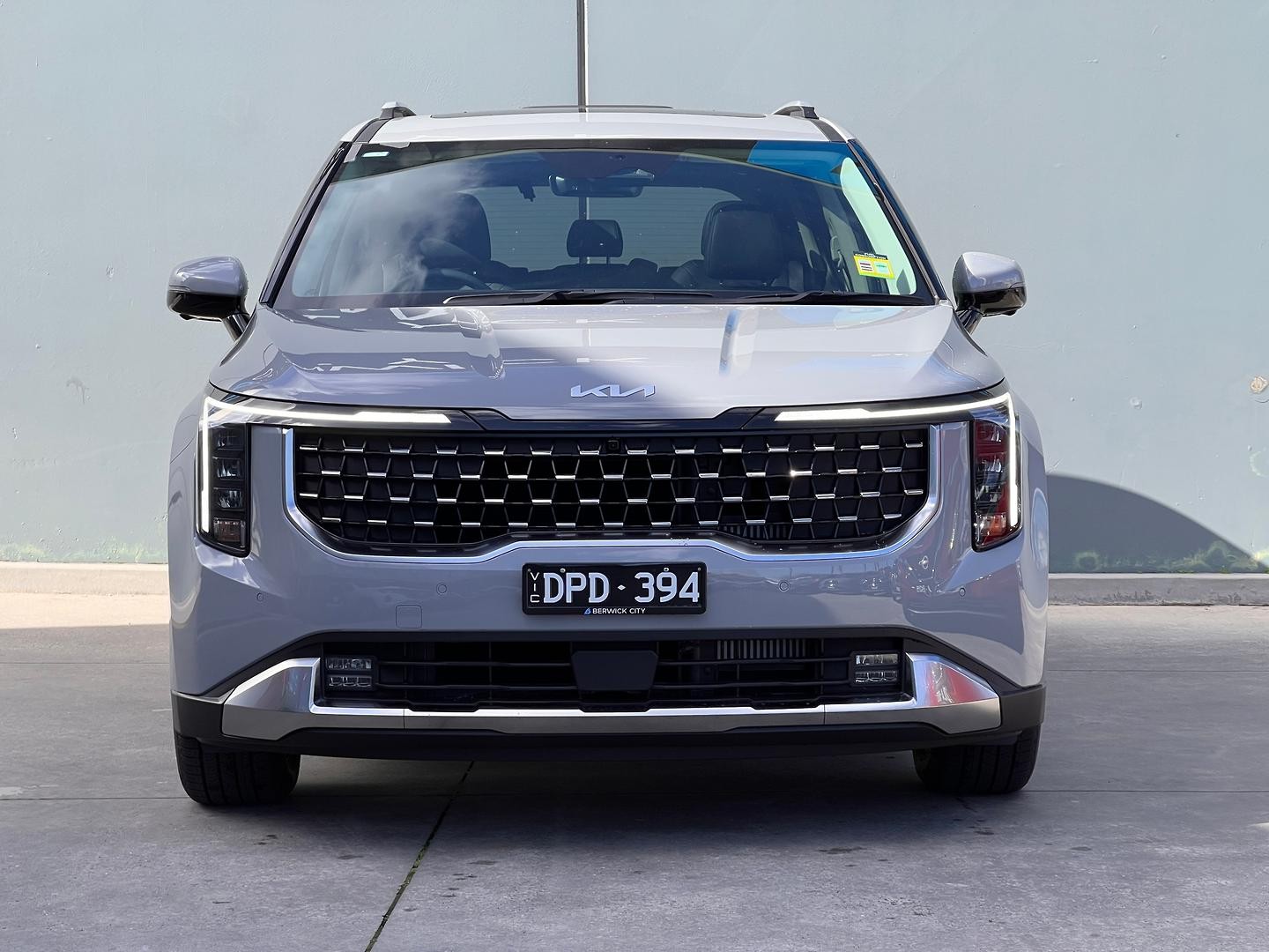 Kia Carnival image 2