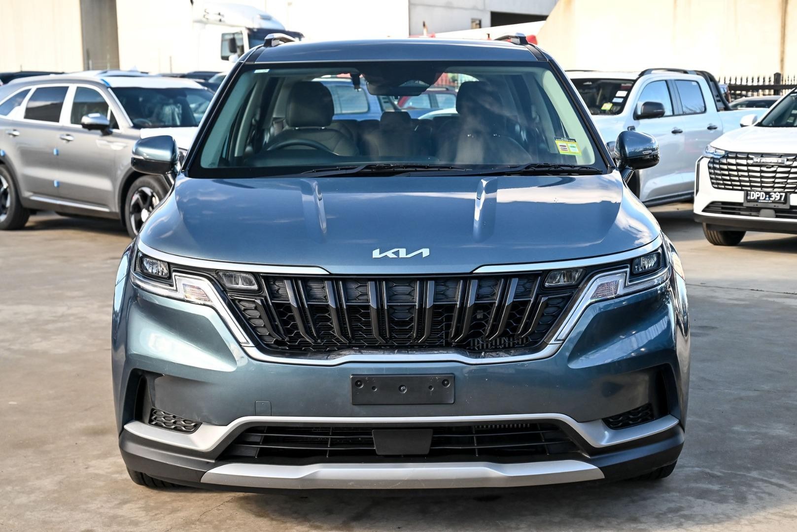 Kia Carnival image 2