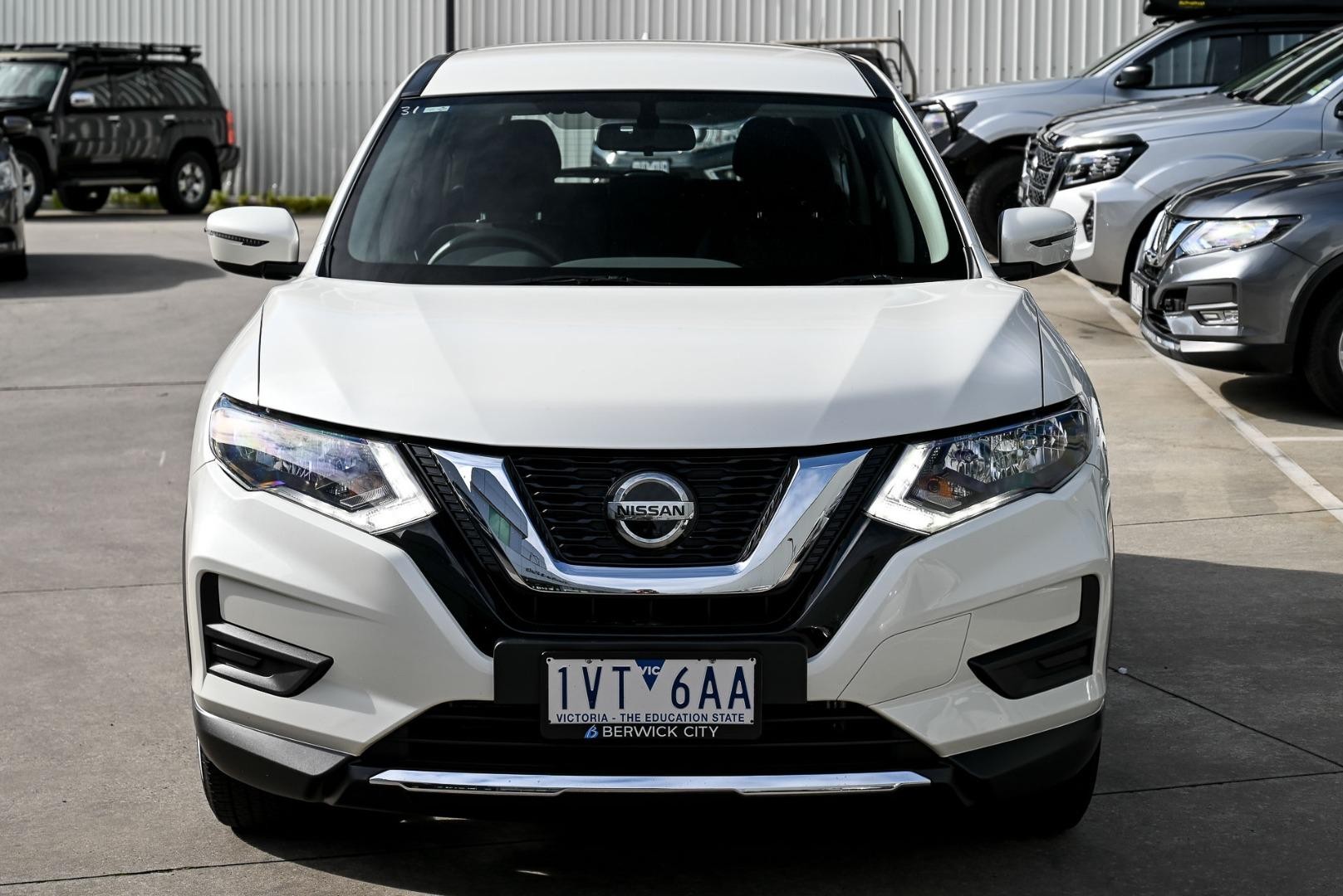 Nissan X-trail image 2