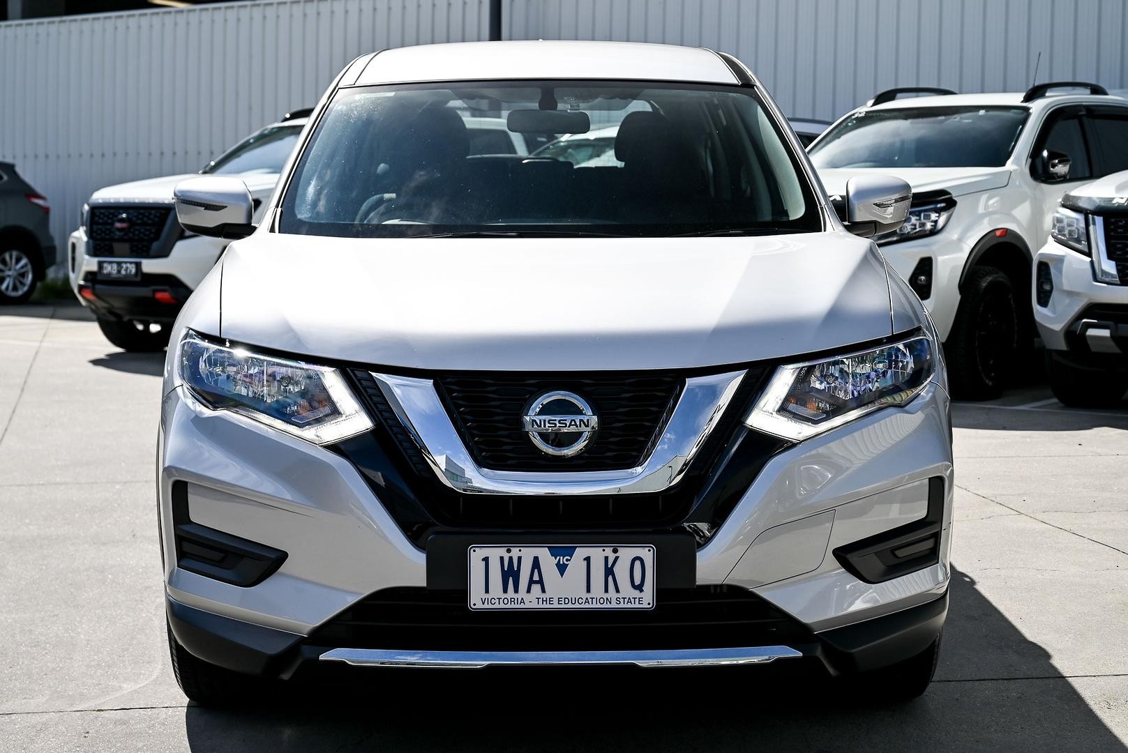 Nissan X-trail image 2