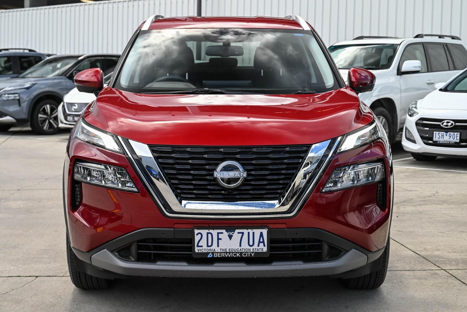 Nissan X-trail image 2