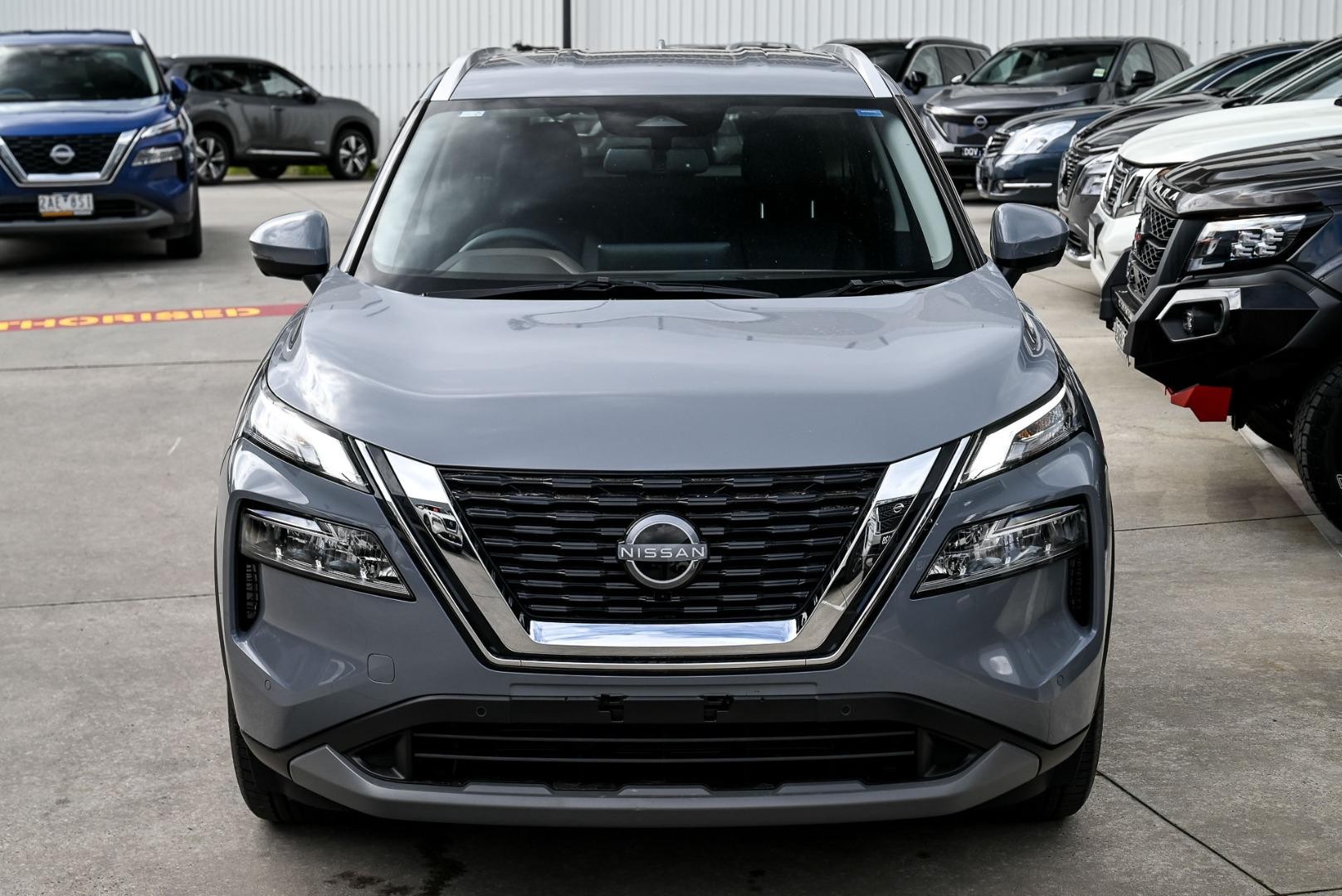 Nissan X-trail image 2