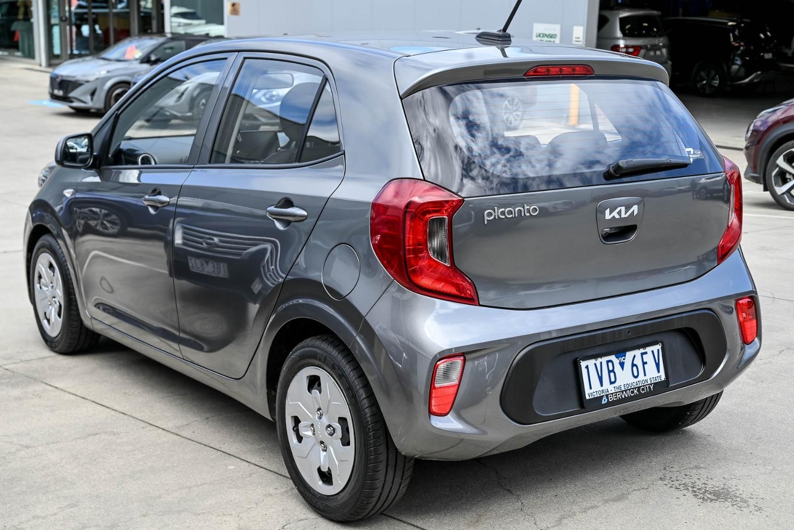 Kia Picanto image 3