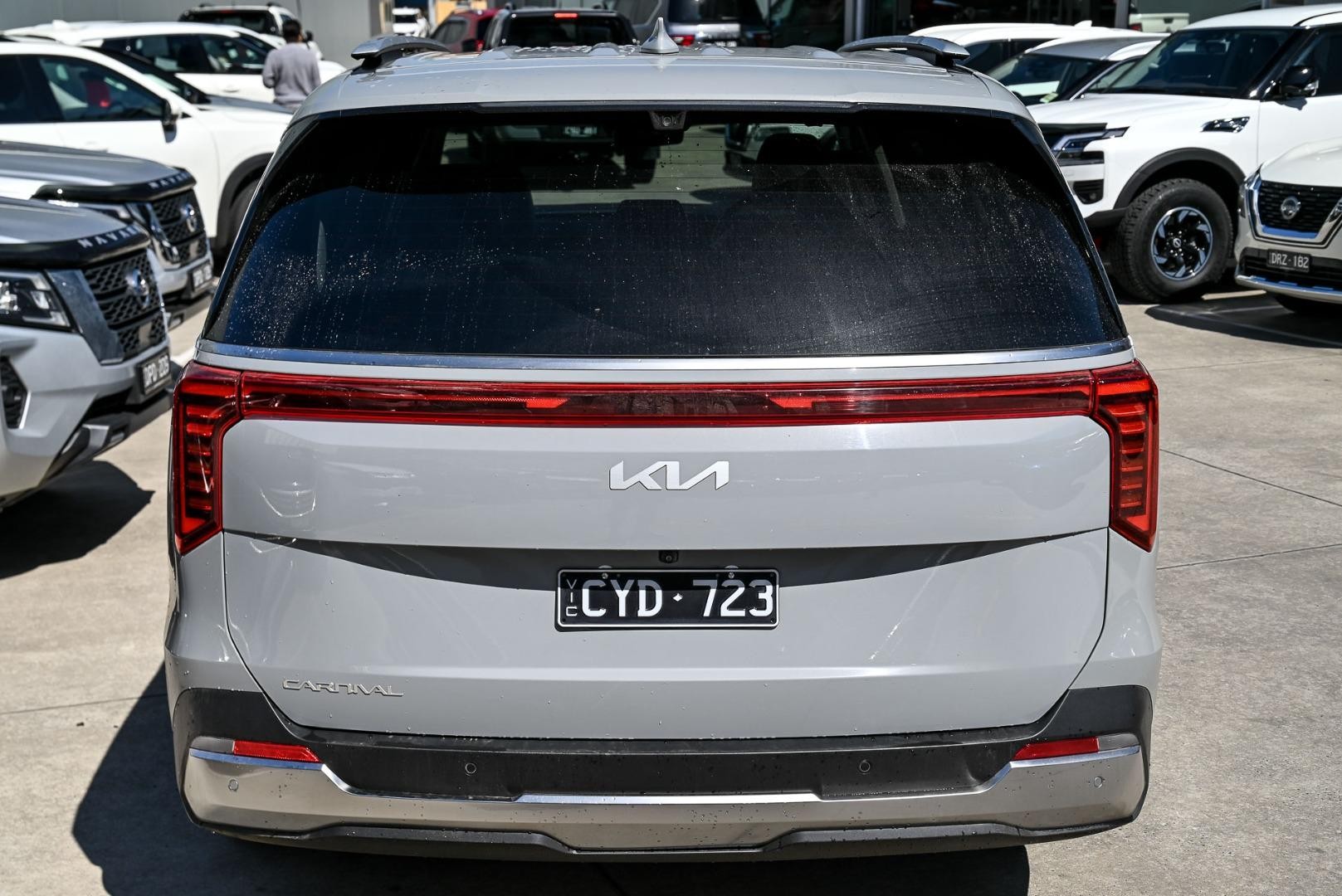 Kia Carnival image 4