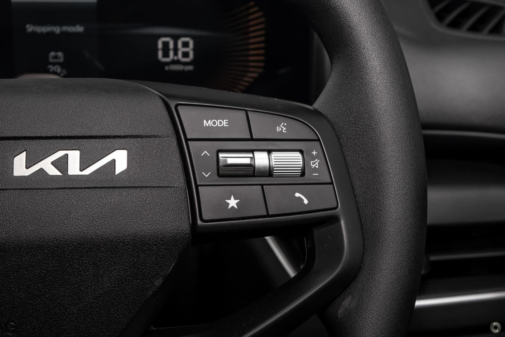 Kia K4 image 2