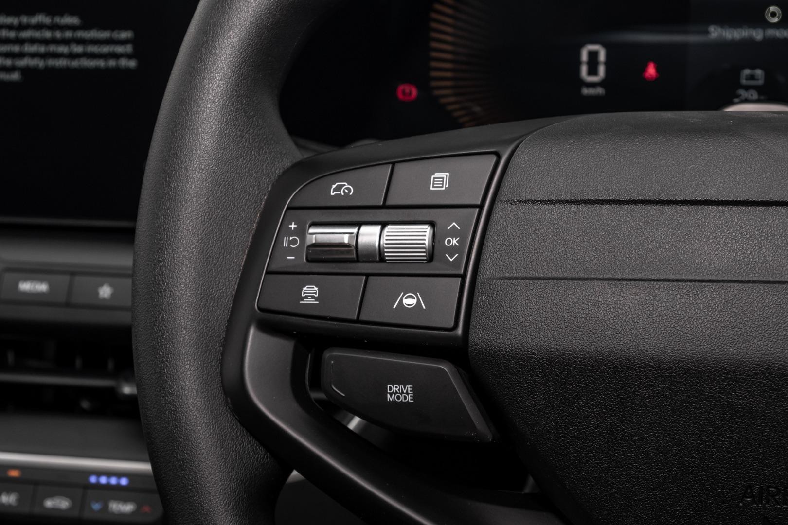 Kia K4 image 1