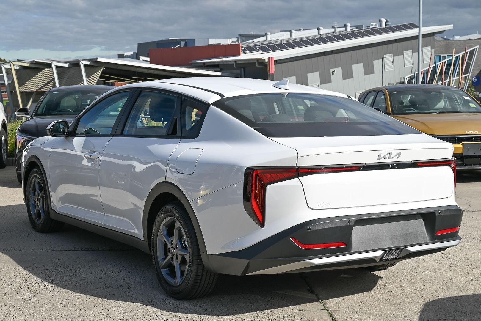 Kia K4 image 3
