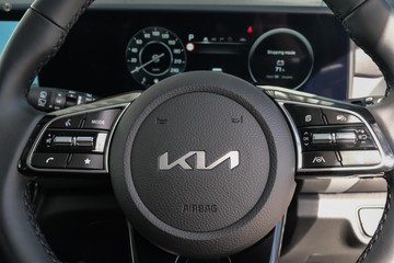 https://dvg-vehicle-assets.s3.amazonaws.com/1208007/8egigx316jlq9dy7nhjg67zi.jpg