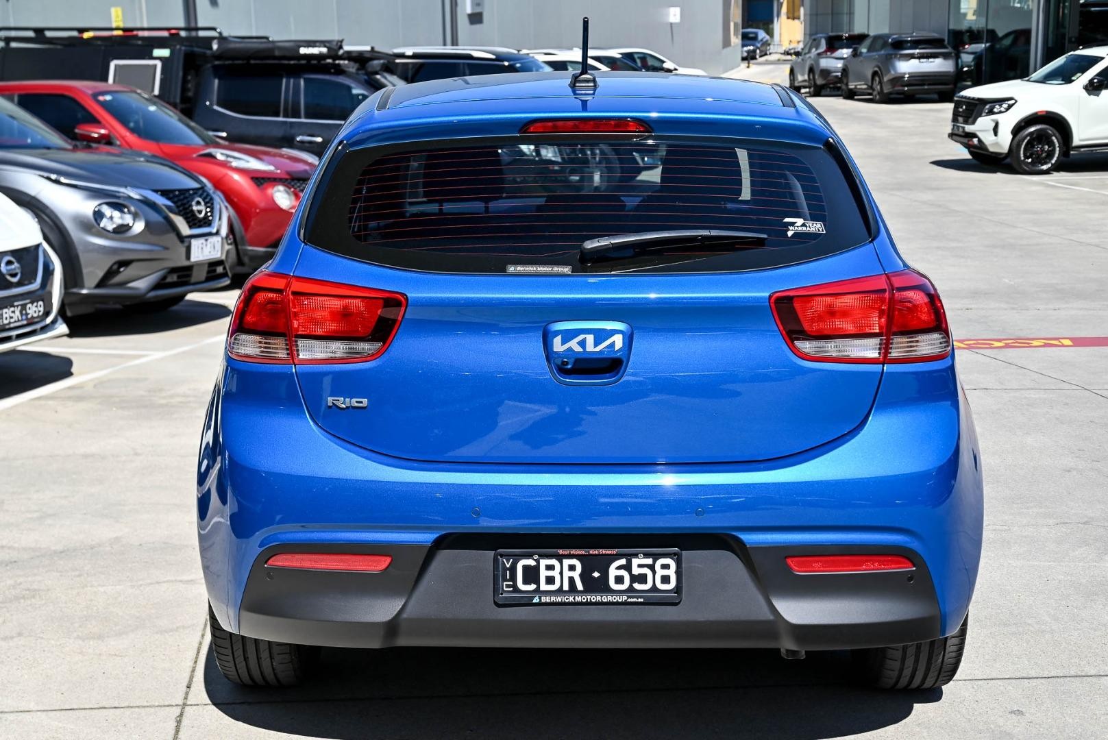 Kia Rio image 4