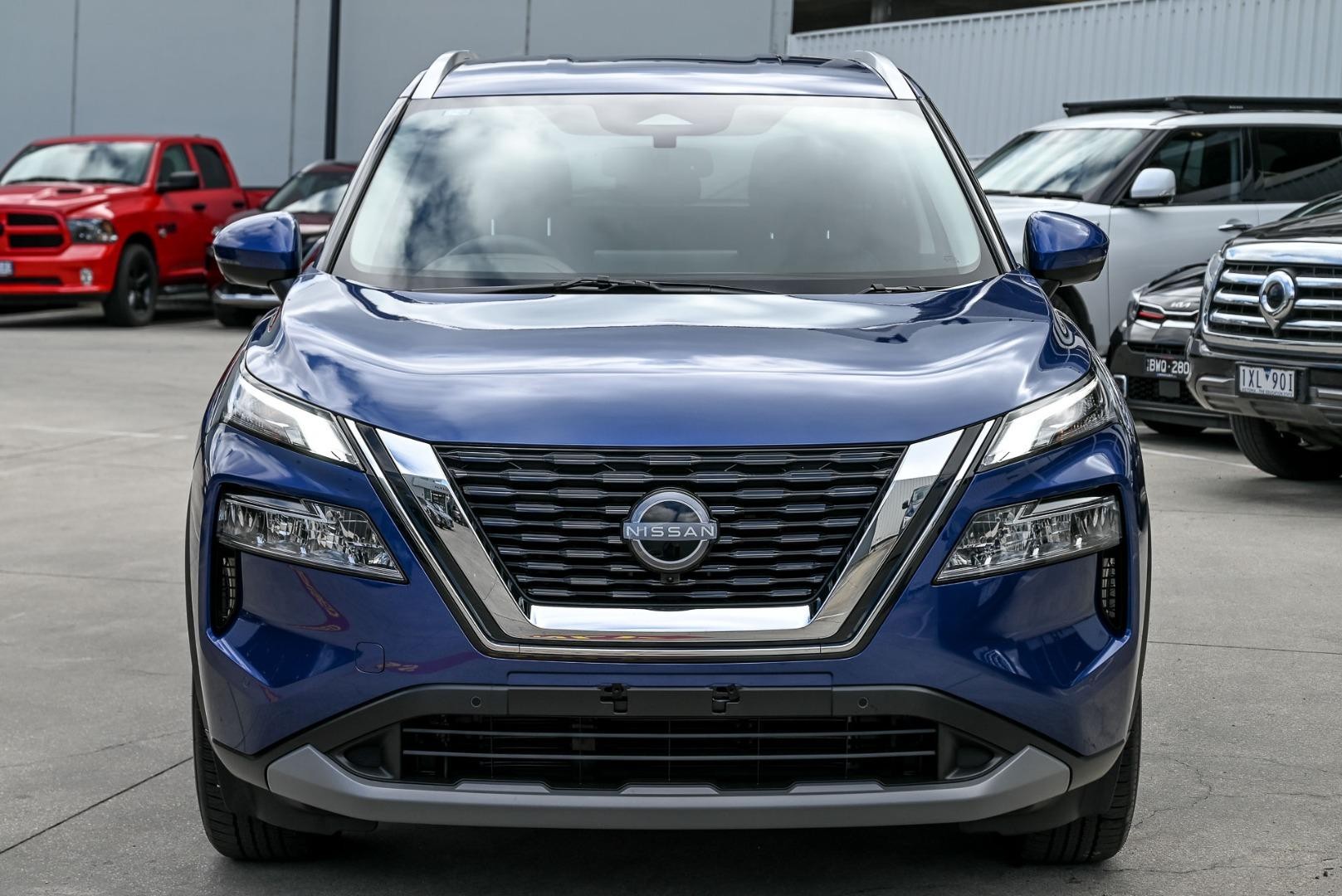 Nissan X-trail image 2