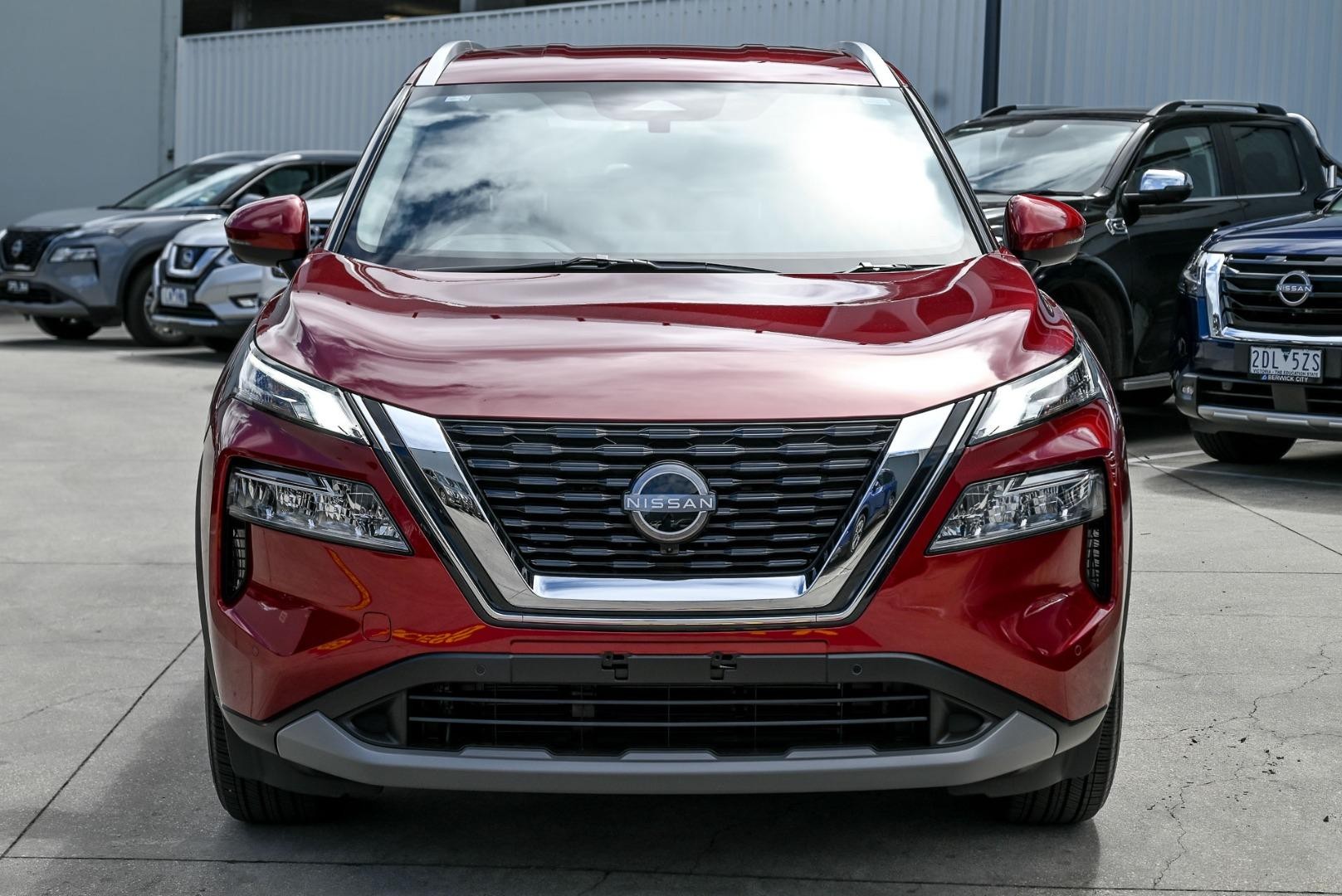 Nissan X-trail image 2