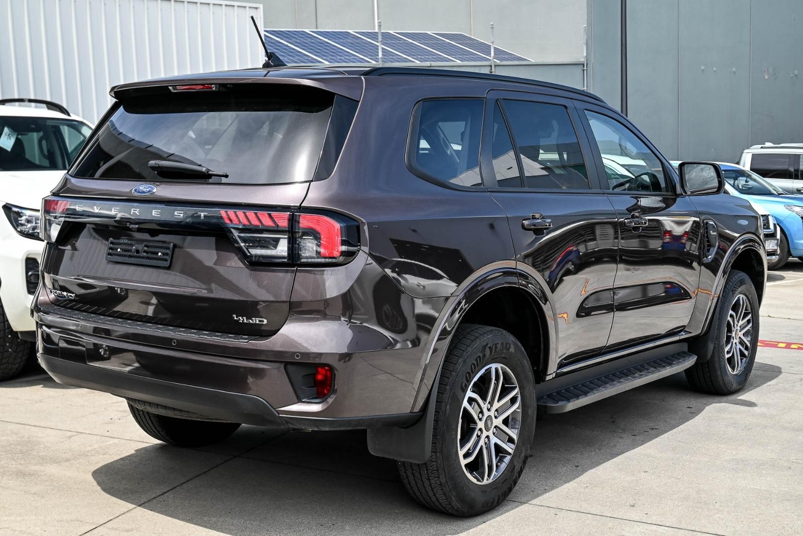 Ford Everest image 3