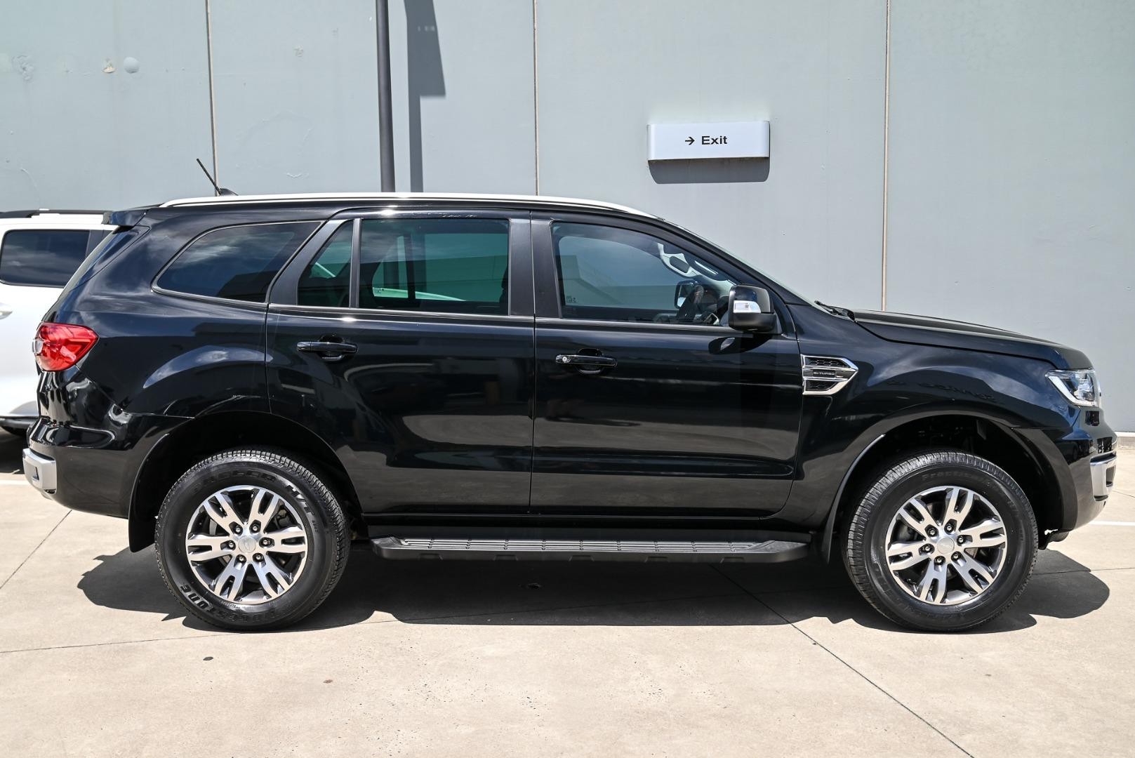 Ford Everest image 3