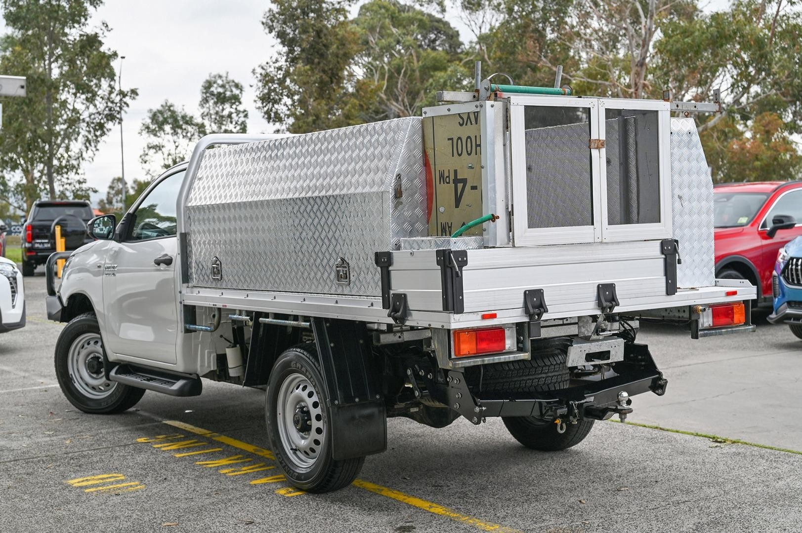 Toyota Hilux image 3