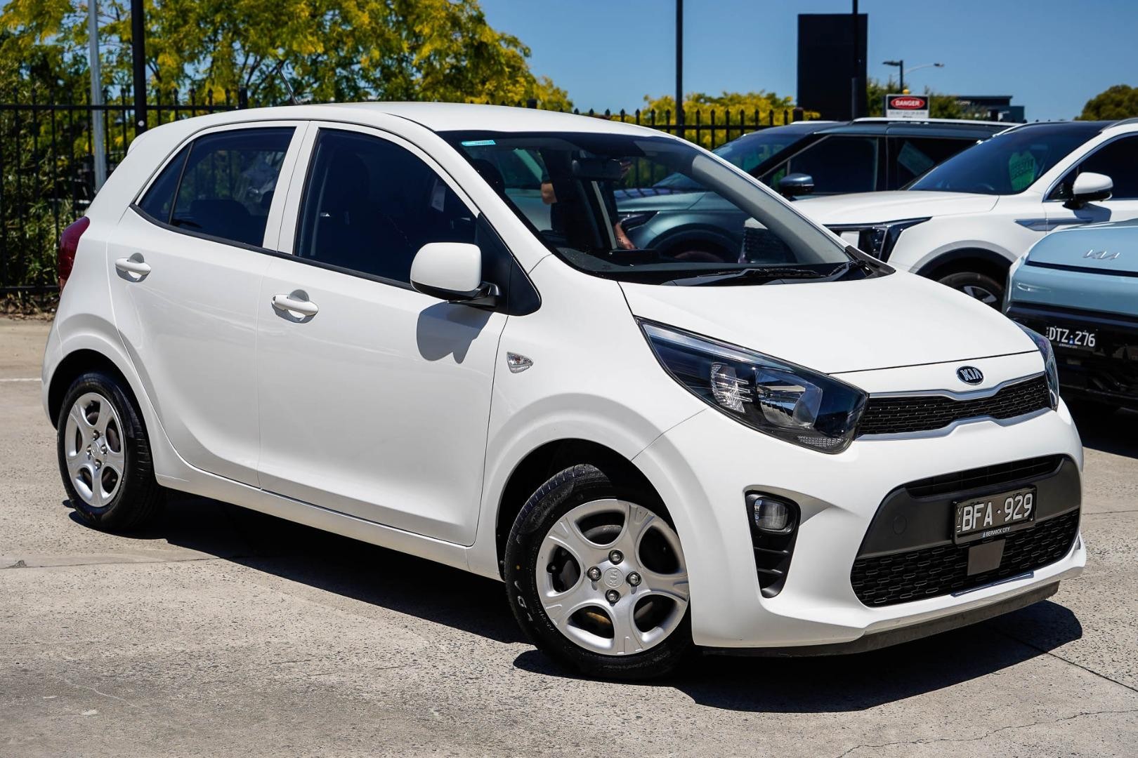 Kia Picanto image 1