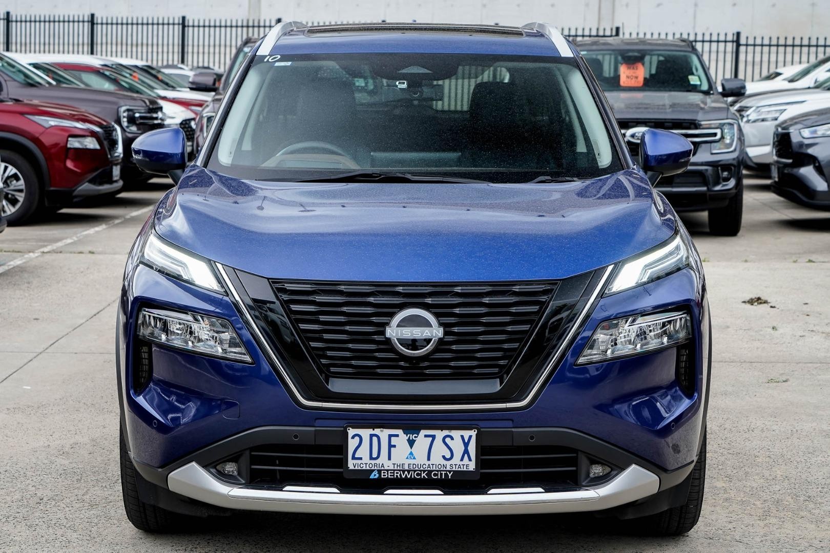 Nissan X-trail image 2