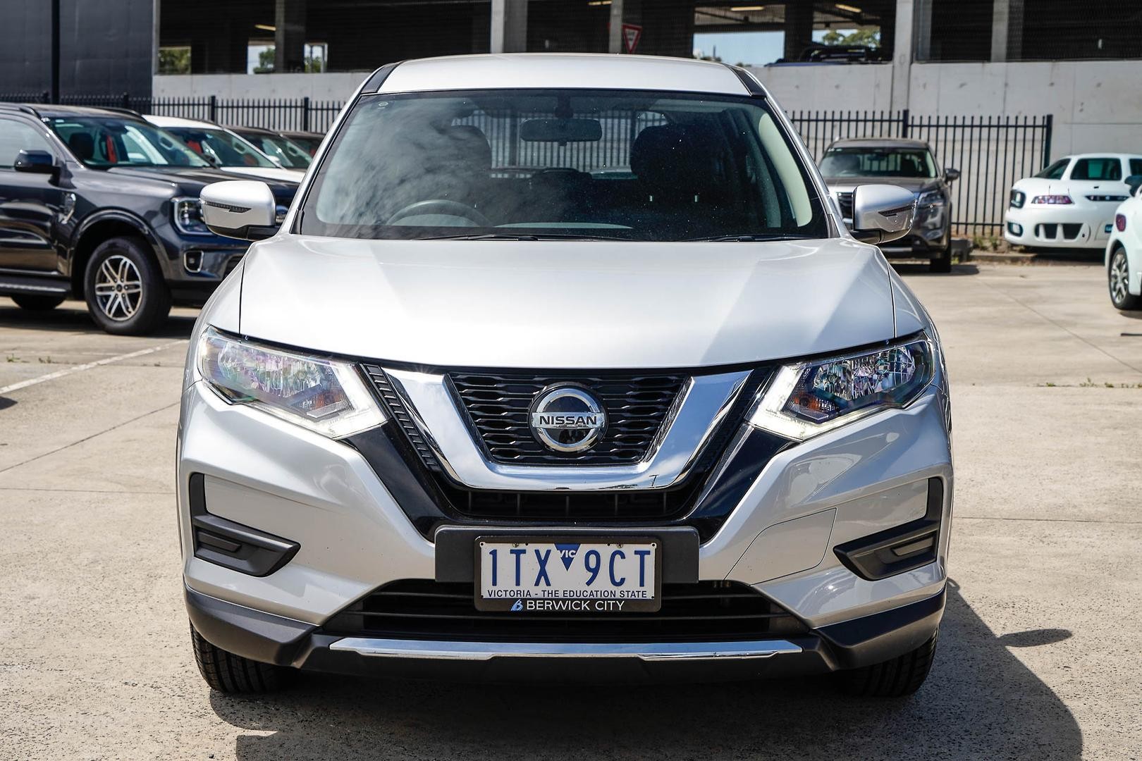 Nissan X-trail image 2