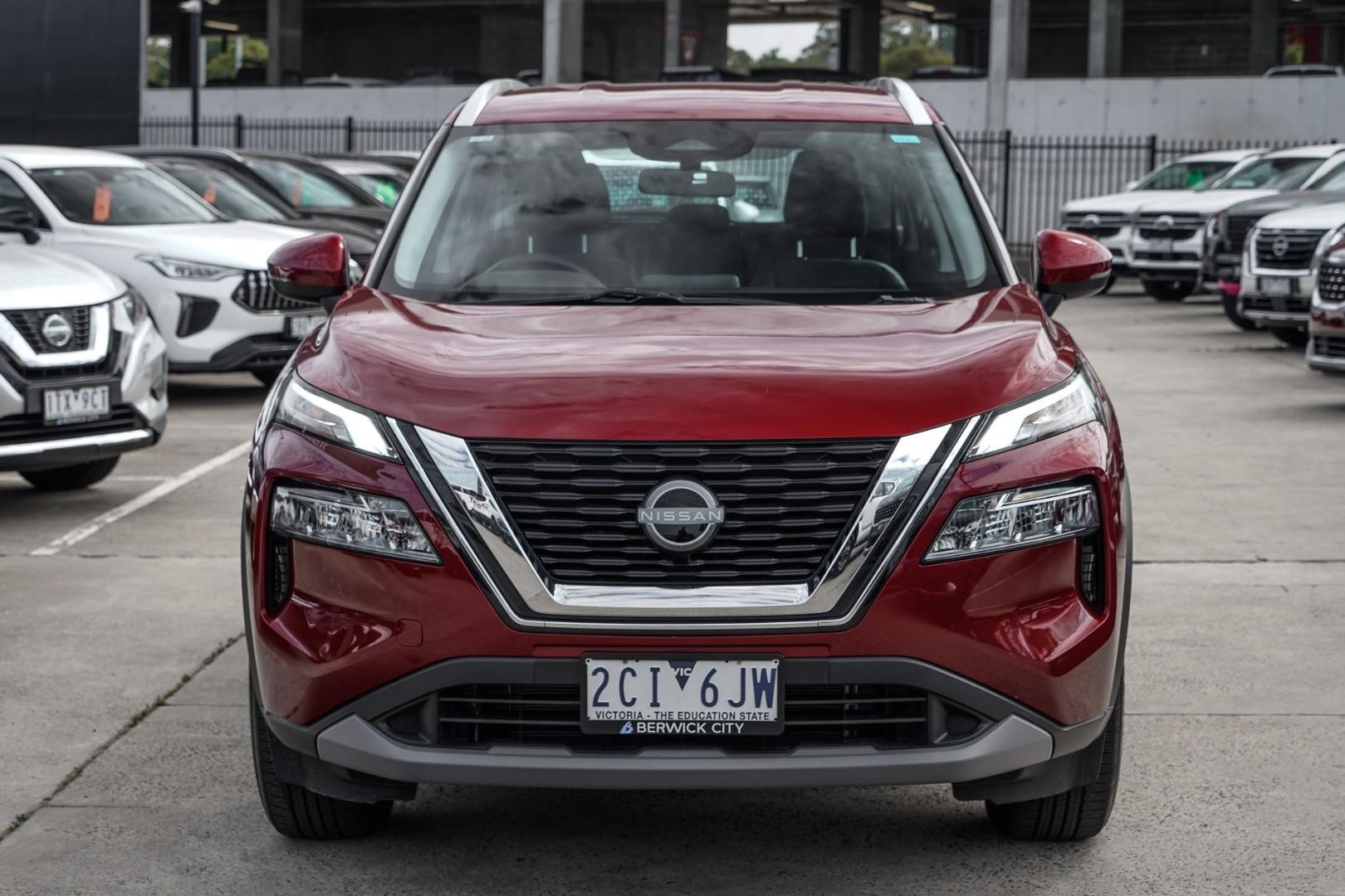 Nissan X-trail image 2