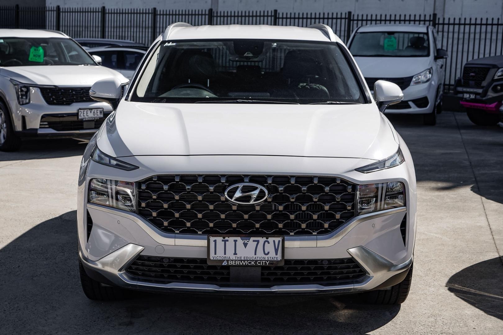 Hyundai Santa Fe image 2