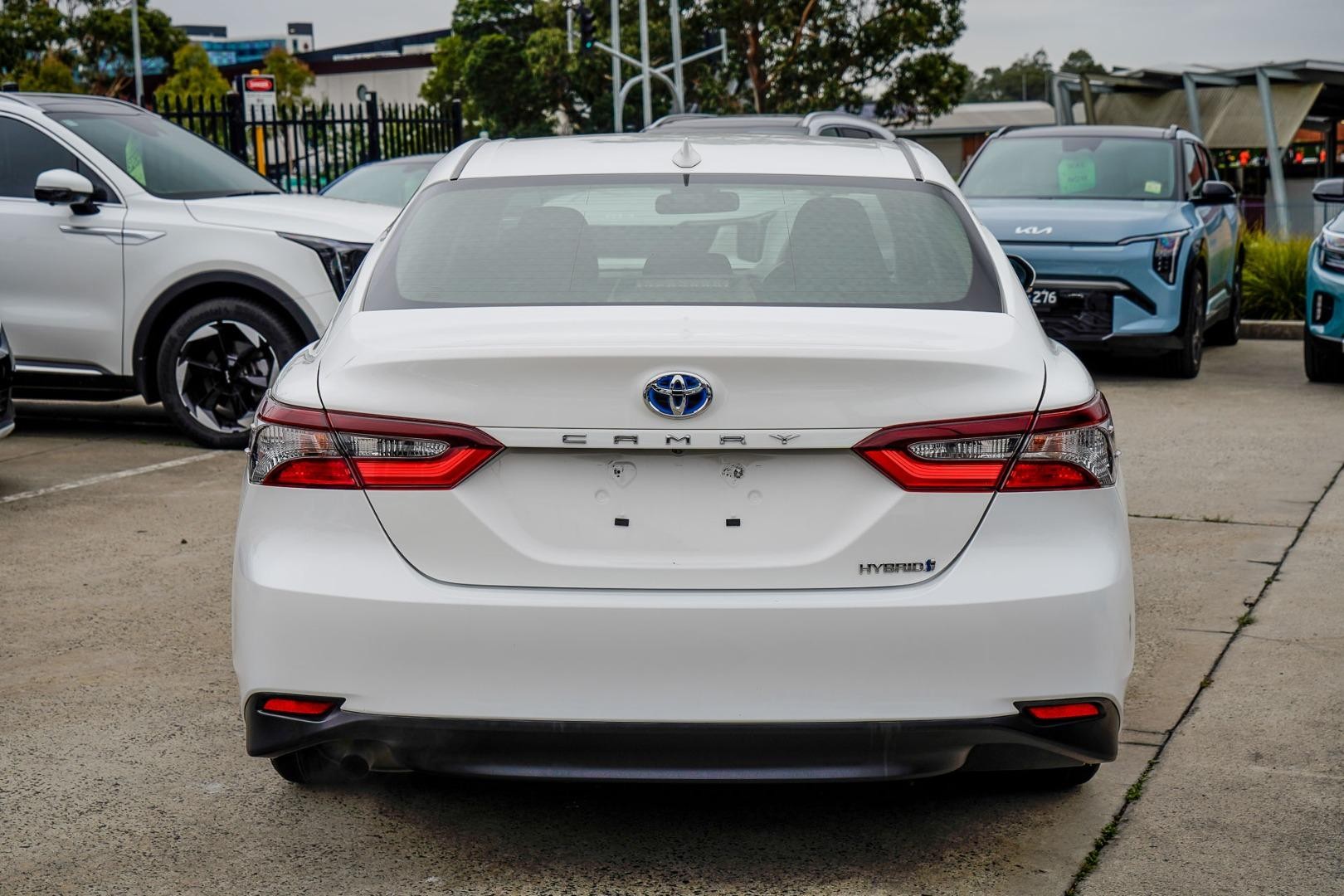 Toyota Camry image 4