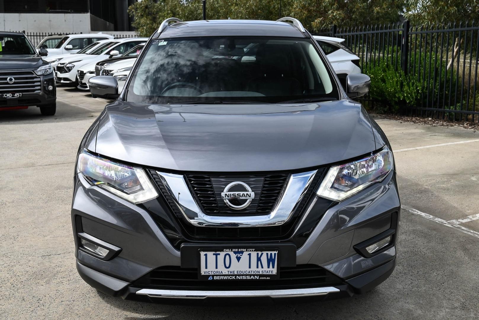 Nissan X-trail image 2