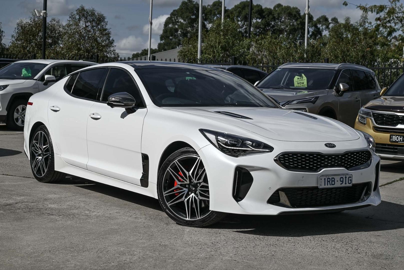 Kia Stinger image 1