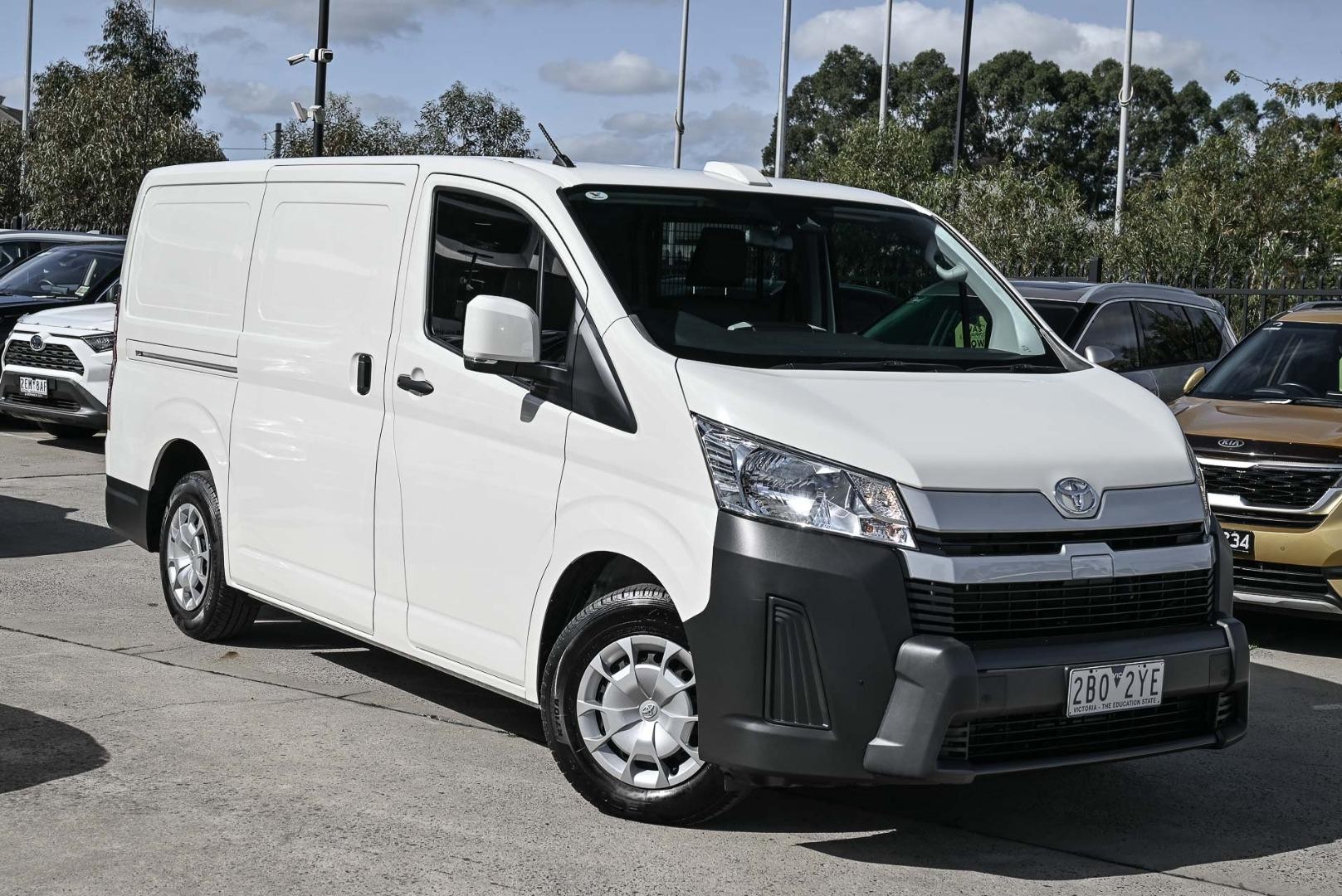 Toyota Hiace image 1