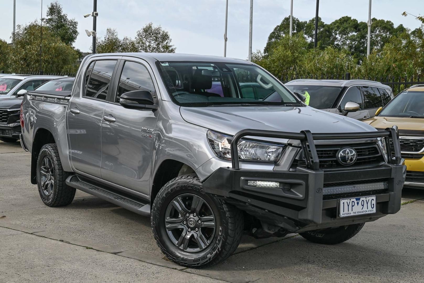 Toyota Hilux image 1