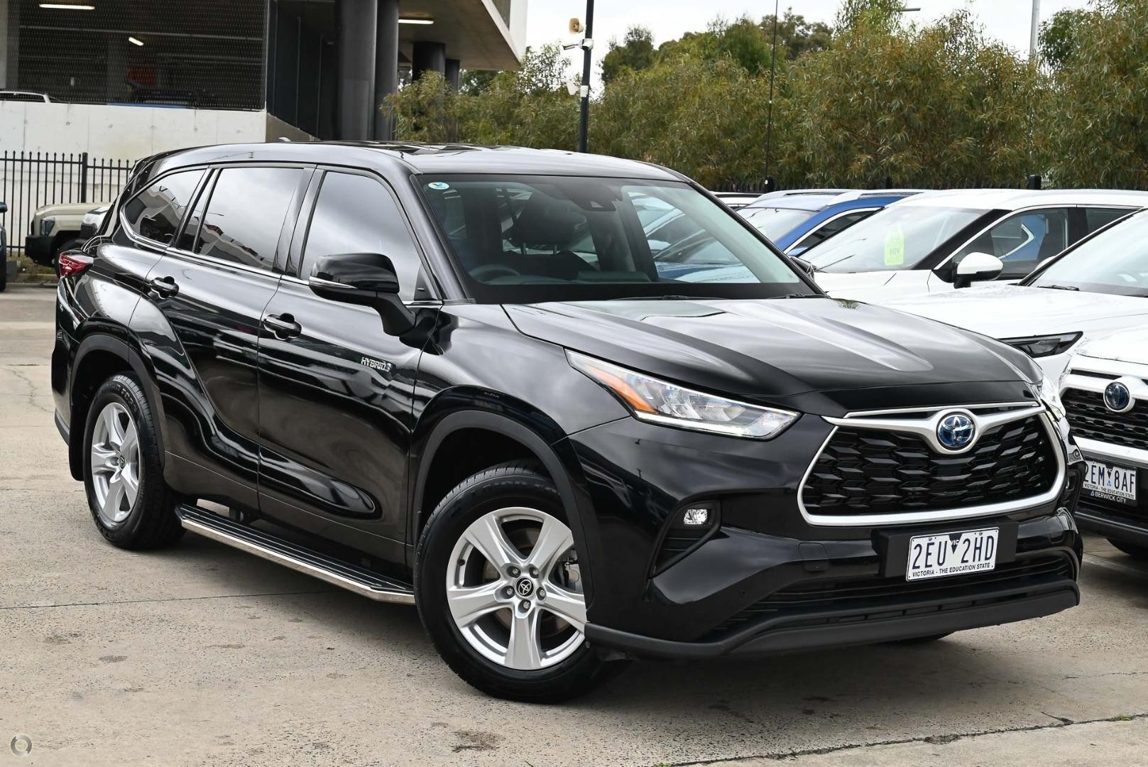 Toyota Kluger image 1