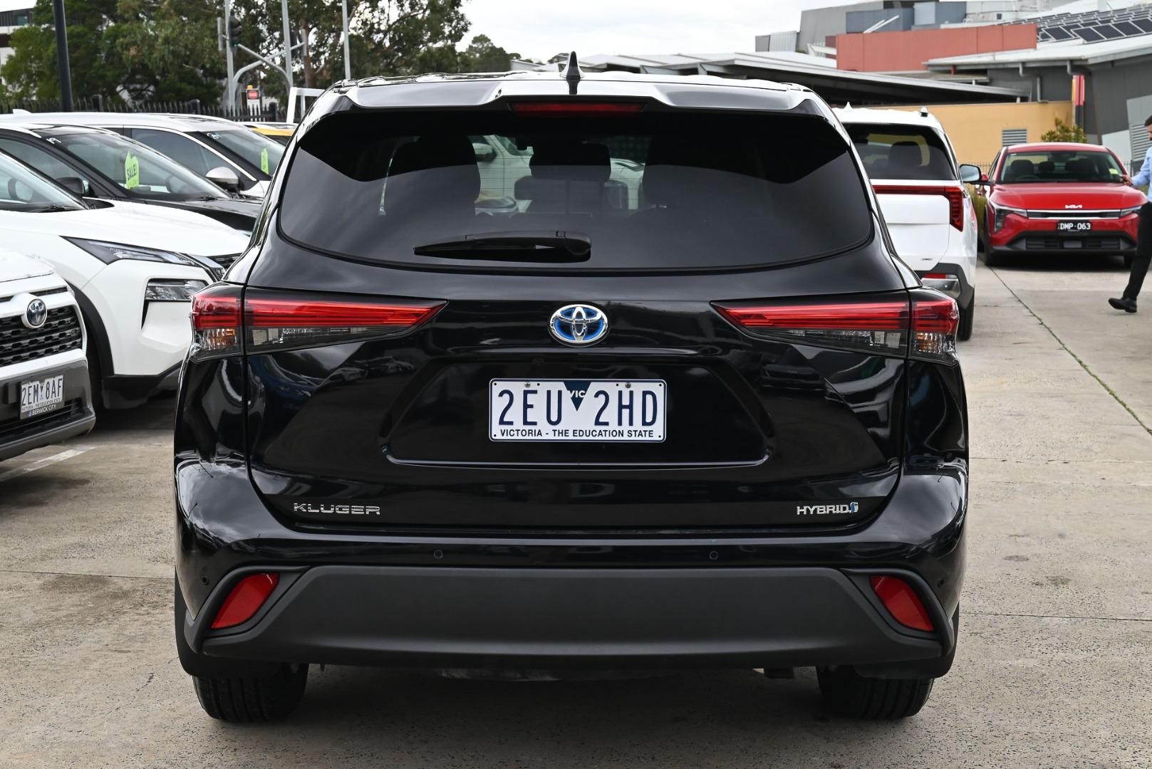 Toyota Kluger image 4