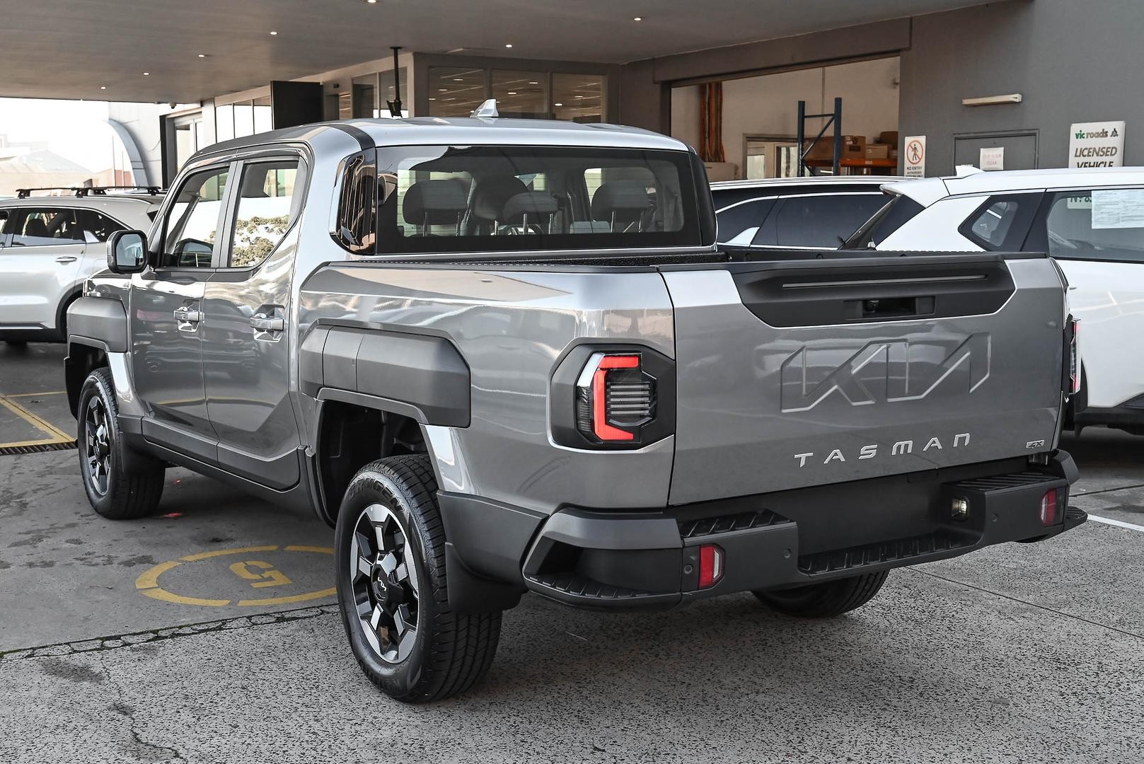 Kia Tasman image 3