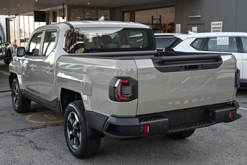 https://dvg-vehicle-assets.s3.amazonaws.com/1208405/81z9bneiq5b05a5bpaubqsihg.jpg