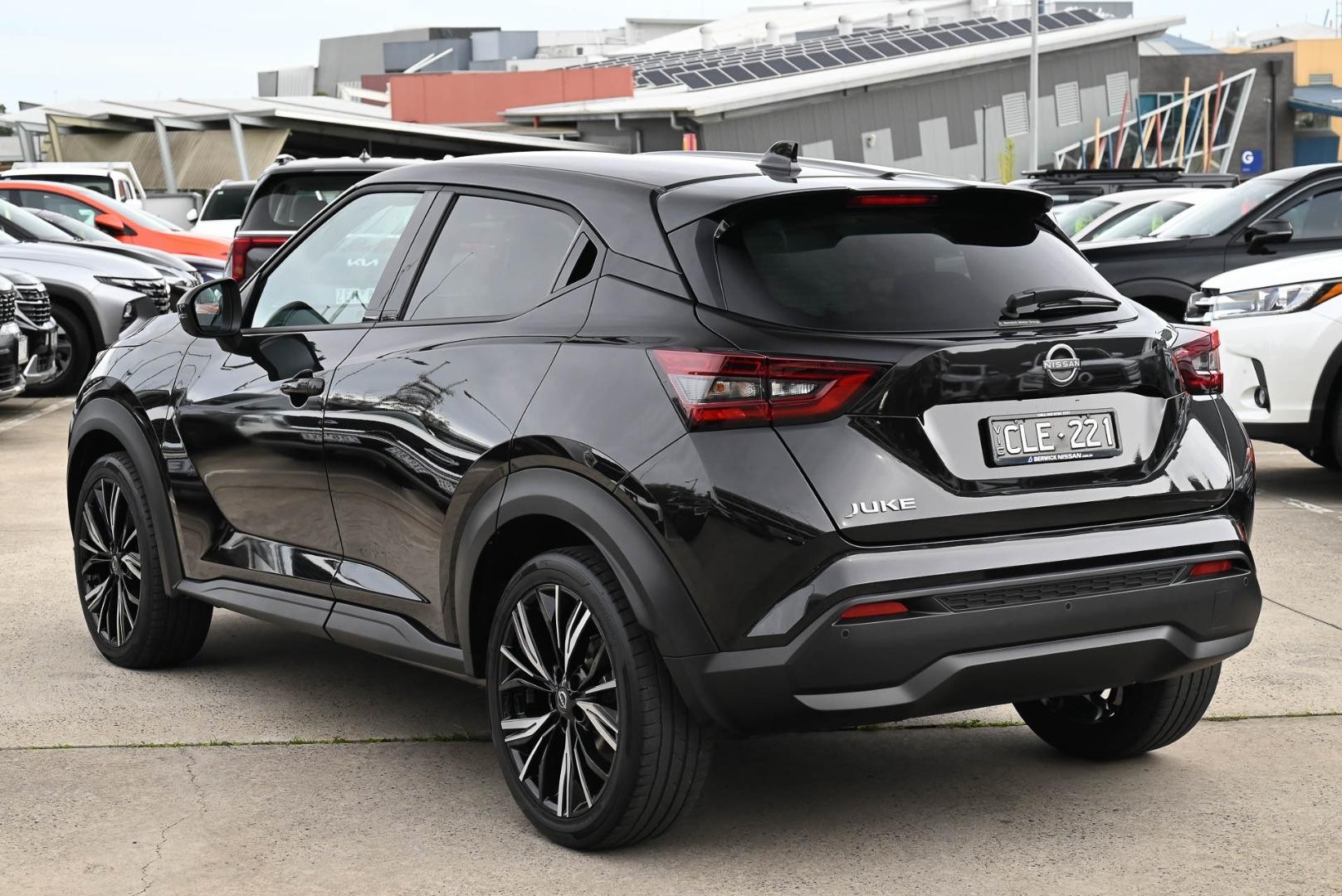 Nissan Juke image 3