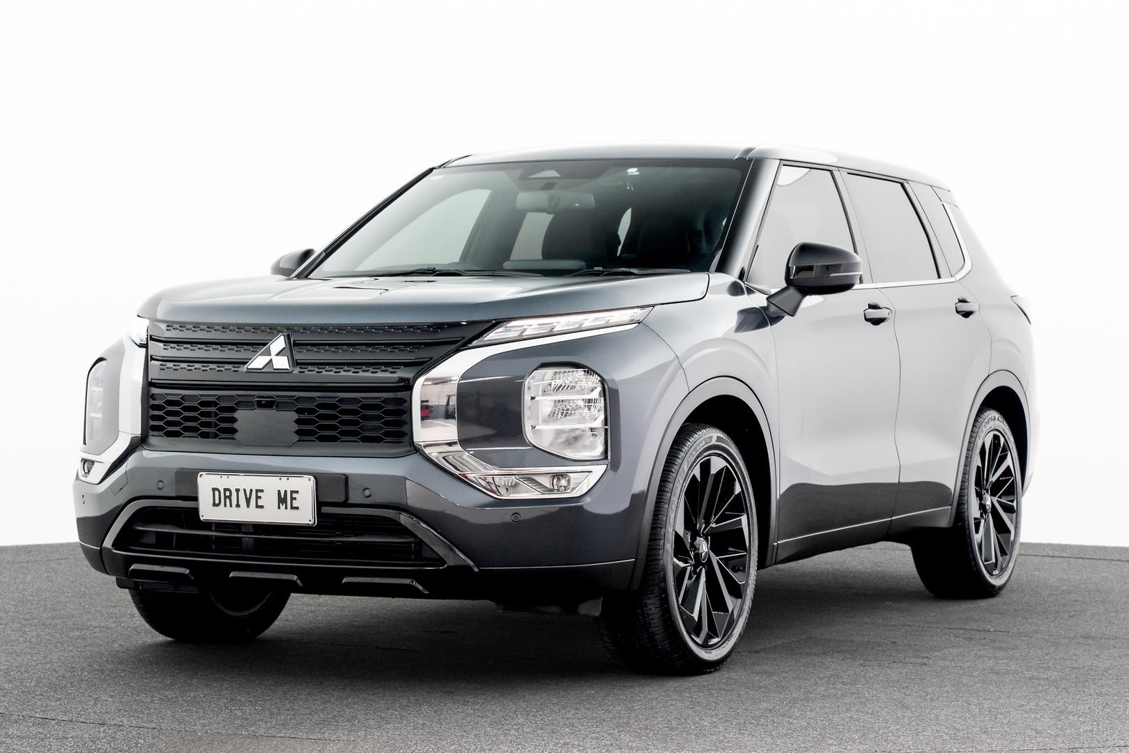 Mitsubishi Outlander image 1