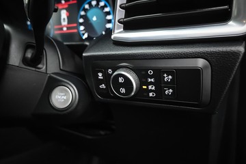 https://dvg-vehicle-assets.s3.amazonaws.com/1208553/5eay5tsbzqik5l1a3osskkaym.jpg