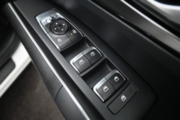 https://dvg-vehicle-assets.s3.amazonaws.com/1208556/dzkpzobsiczbc5h6cpuu8hp00.jpg